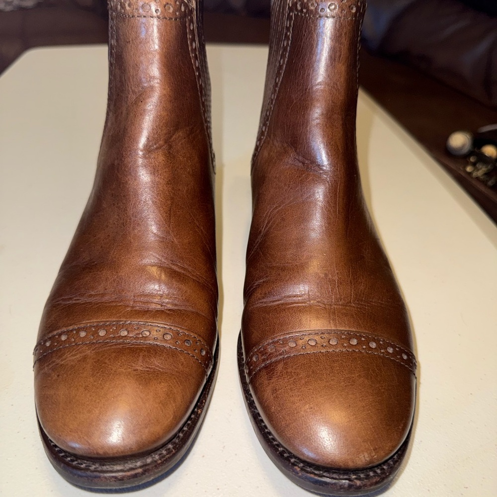 Tory Burch women’s Tan Leather Boots